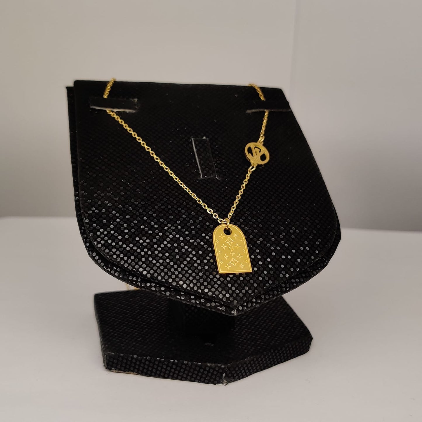Branded Slim | decent Fashion Necklace Pendant For Women & Girls