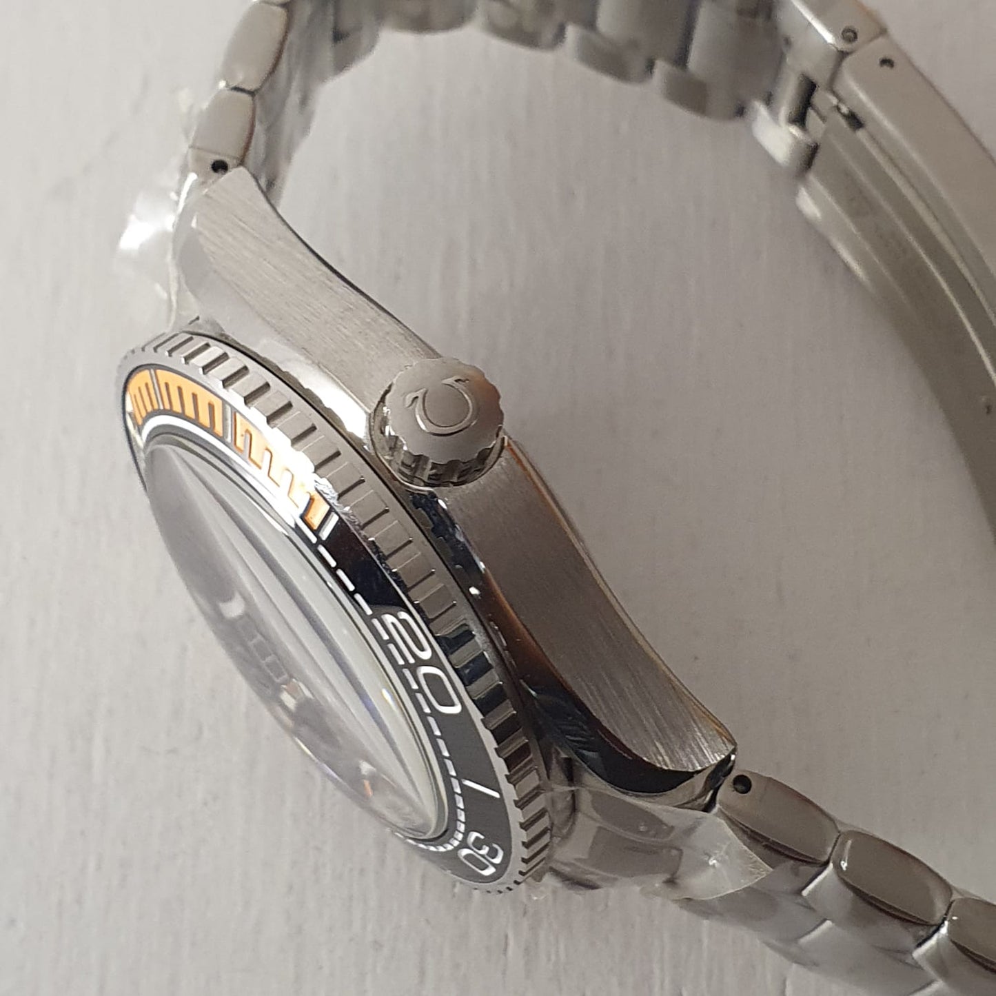 Omega Seamaster Planet Ocean Mens Watch GROM-05