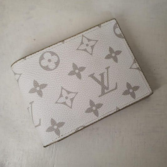 Louis Vuitton Men's Wallet