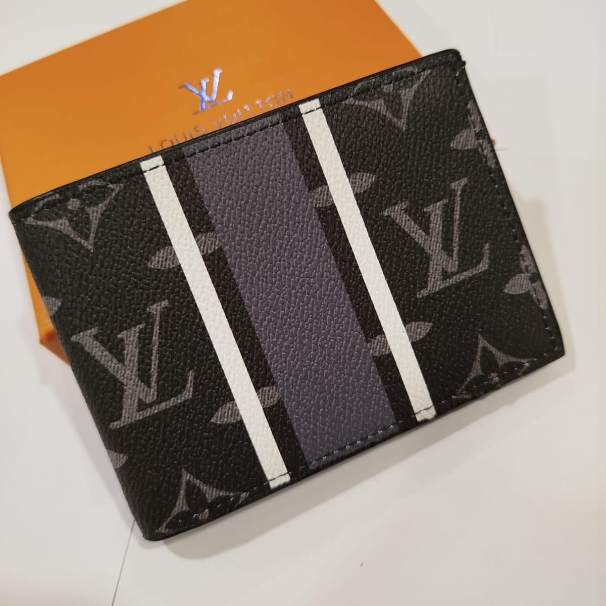 Louis Vuitton Men's Wallet