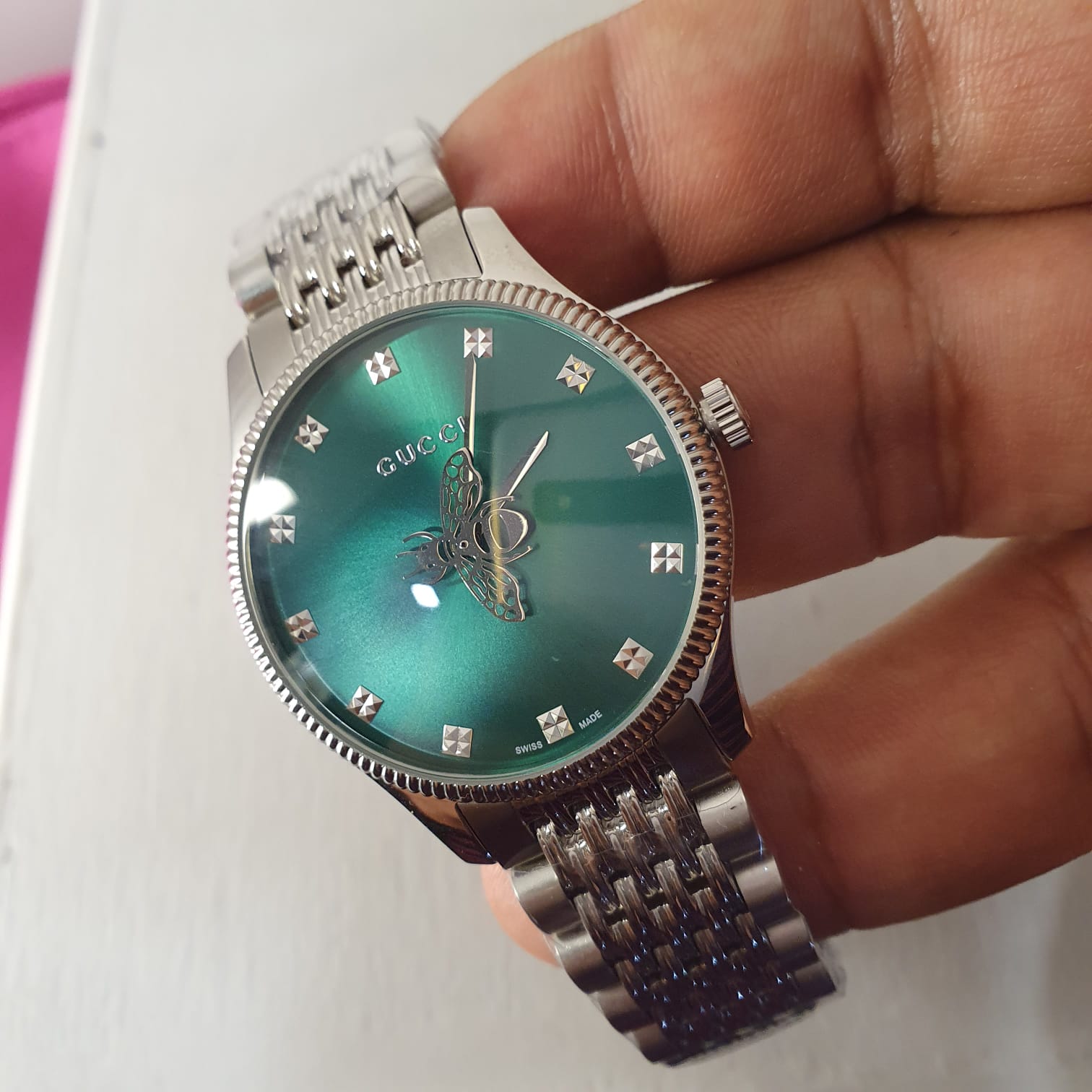 Gucci bee Mens Watch GRGI-06 – Gravity Inc